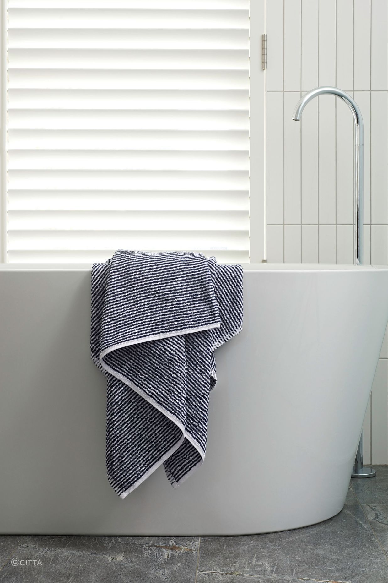 The striking stripe organic cotton bath towel from Città.