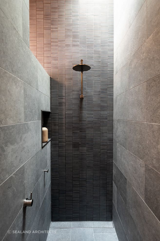 Horizontal tiles with impact at Australis Photography: Emma Bourne &amp; David Chatfield