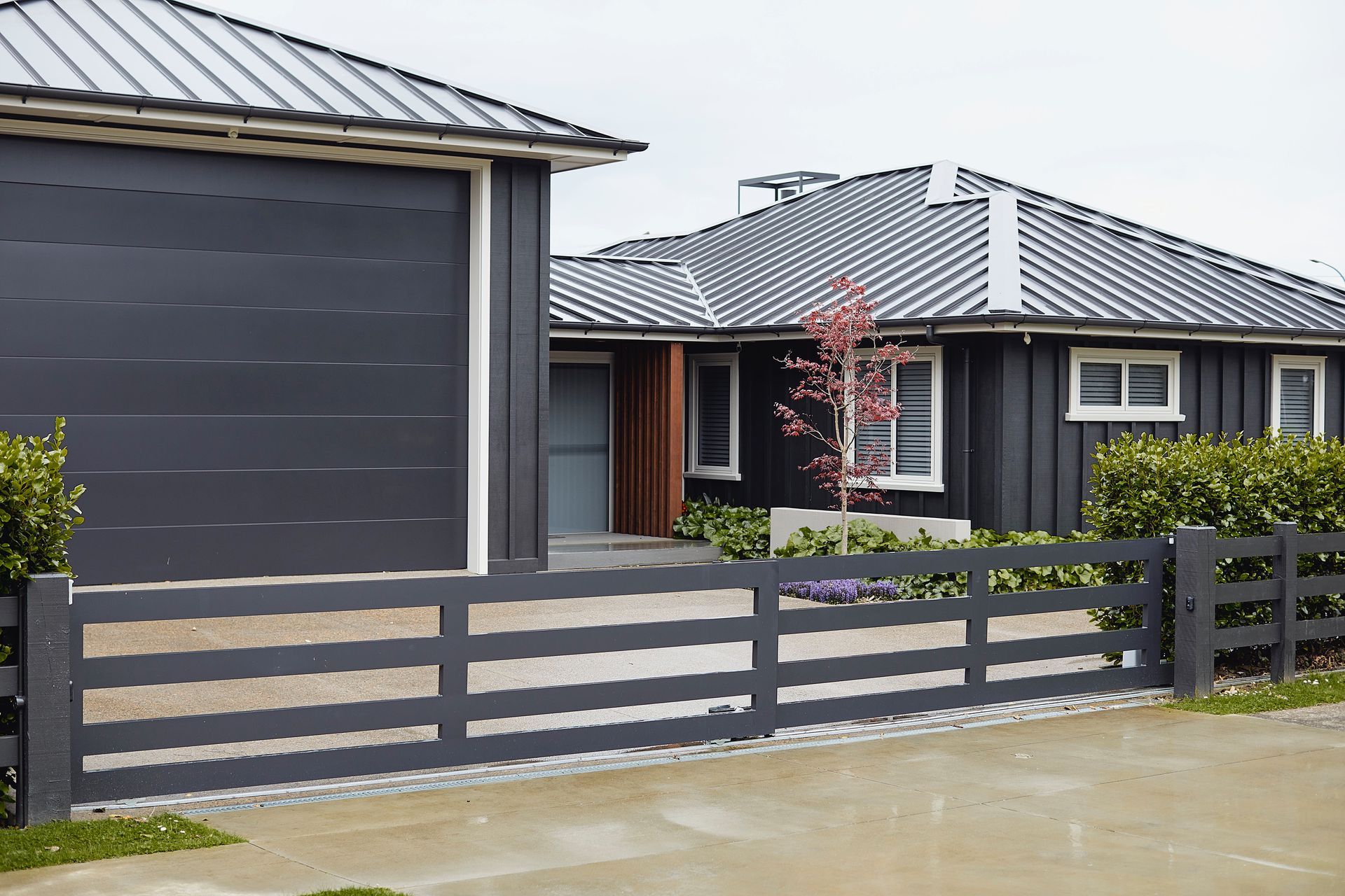 Warner Fences & Gates develop designs that elevate street appeal.