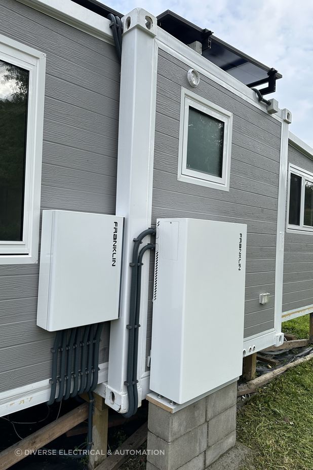 The FranklinWH aGate intelligent controller and aPower solar battery were installed by Jasper as part of this residential solar system.