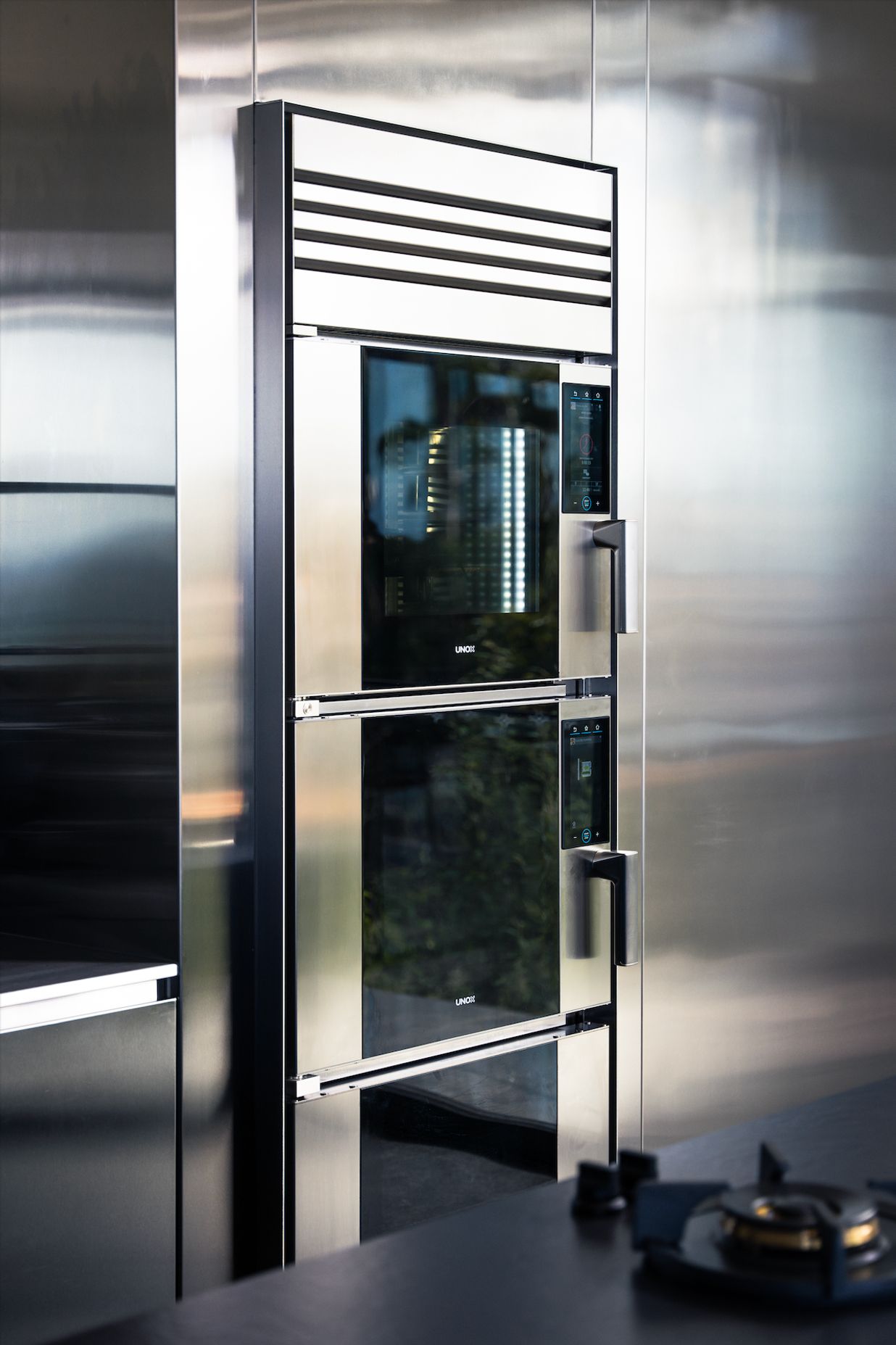 “By incorporating the SuperOven into the kitchen design, Unox Casa contributed to the creation of a space that seamlessly integrated indoor and outdoor living, offering the homeowners a sophisticated and practical culinary environment.”