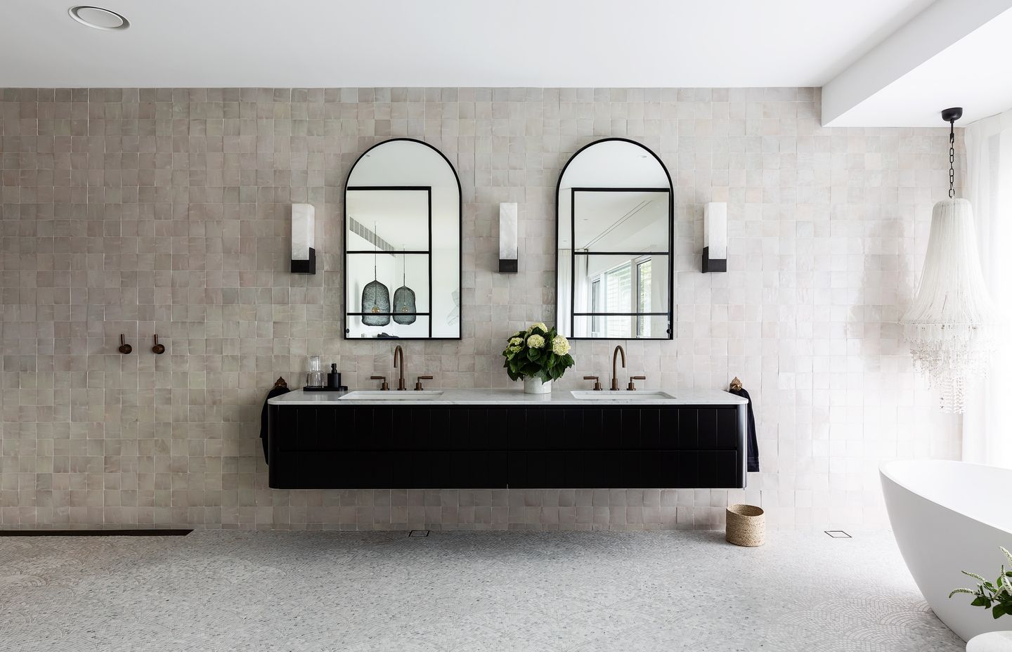 Palm Beach House by Farrugia Design | Photography by Simon Whitbread