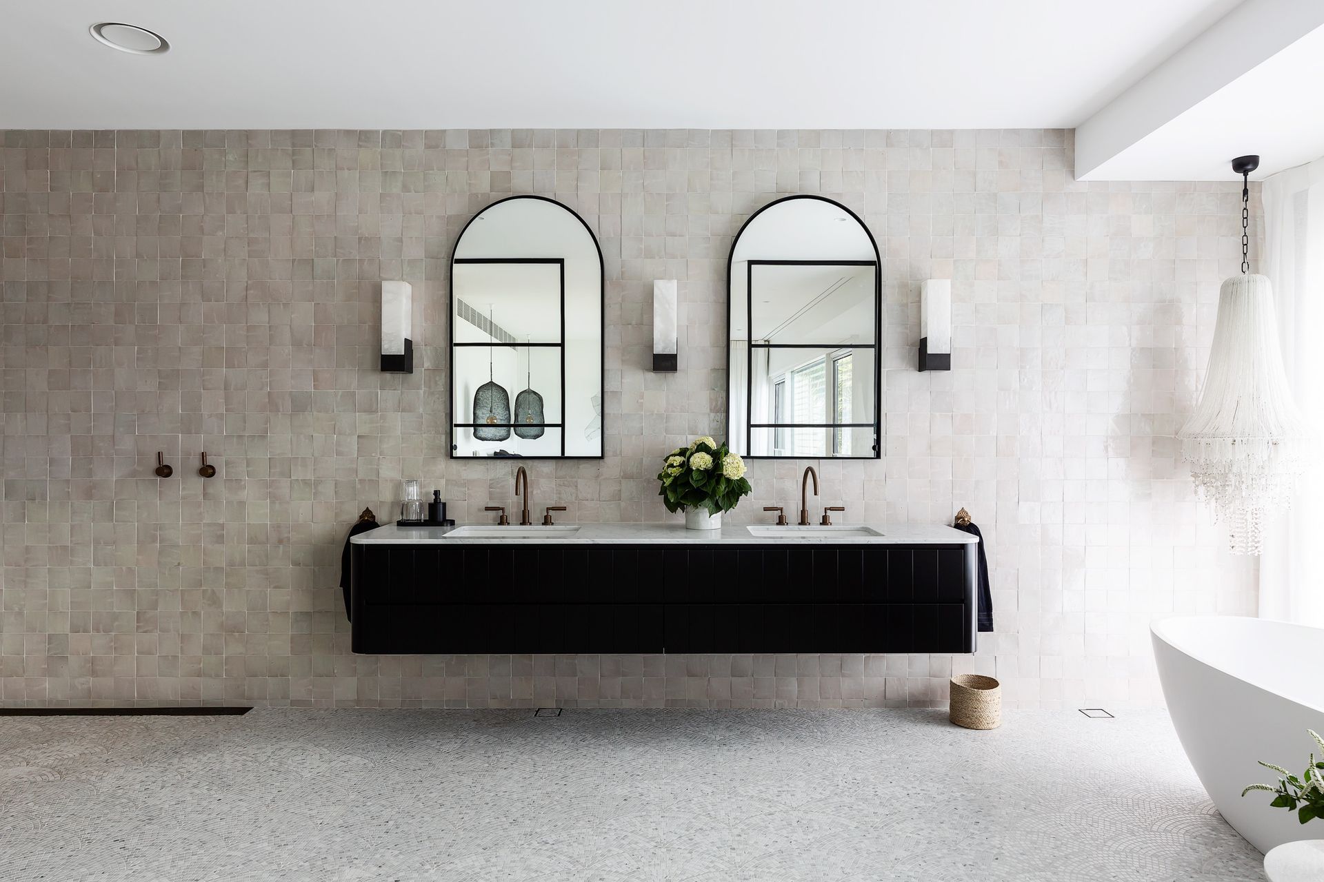 Palm Beach House by Farrugia Design | Photography by Simon Whitbread