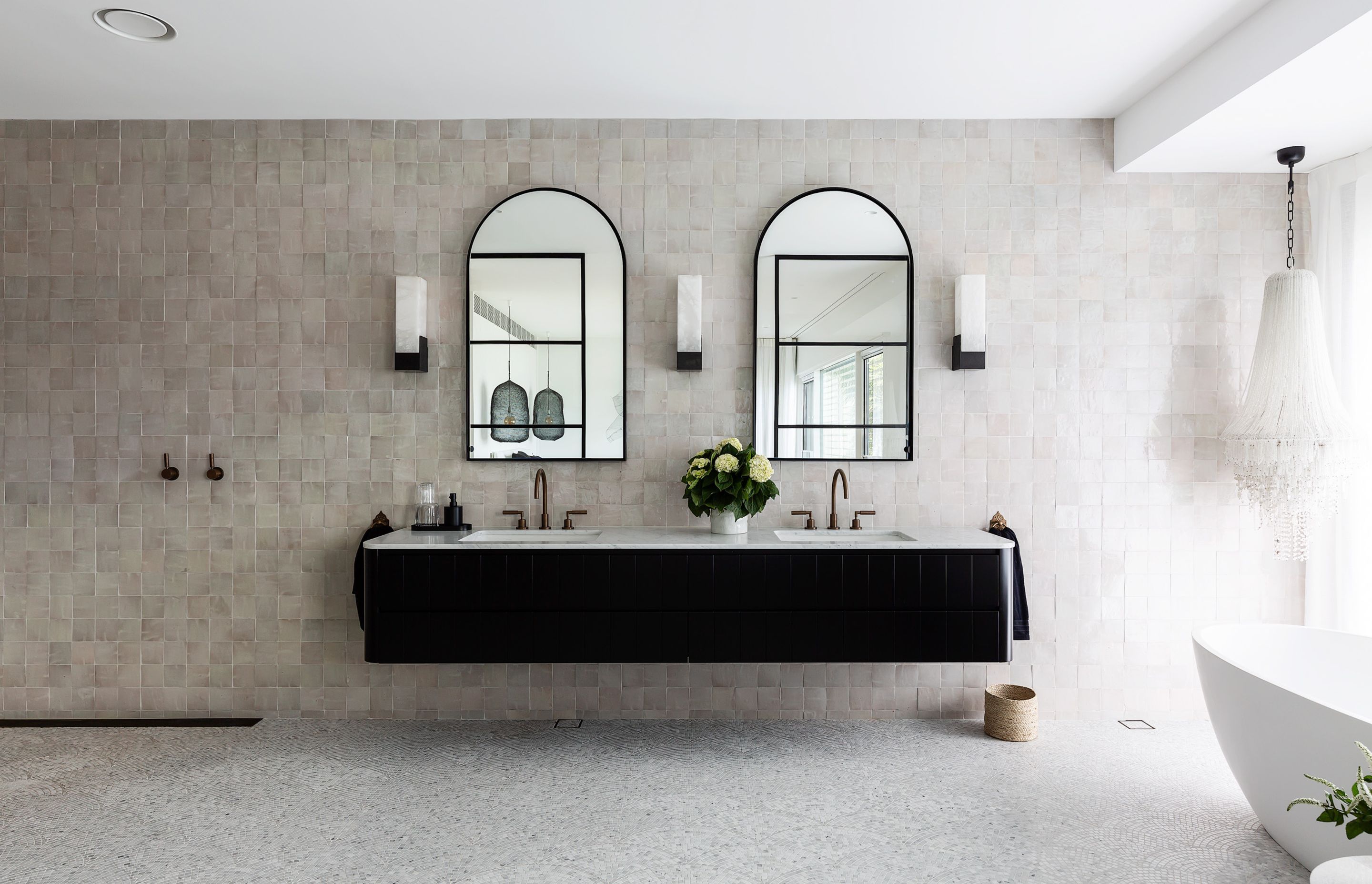 Palm Beach House by Farrugia Design | Photography by Simon Whitbread