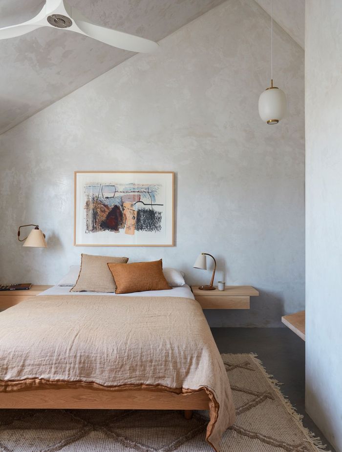 These Bismark bedside tables float naturally and provide the perfect complement to other pieces of bedroom furniture.