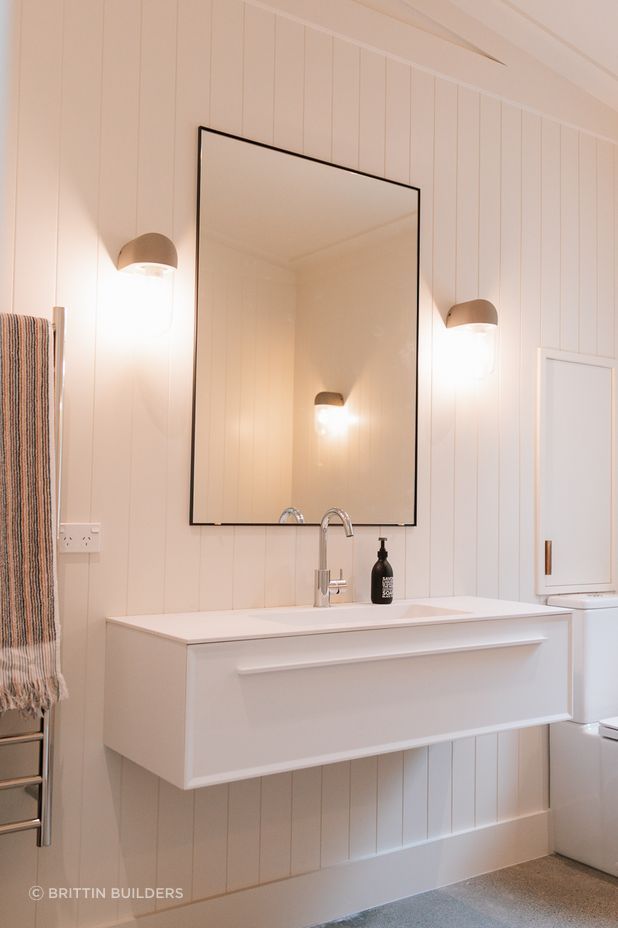 “There is always a lead builder on each project which means that both the subcontractor and the homeowner have a single point of contact to make sure that decisions are relayed to all members of both teams,” says Emily.