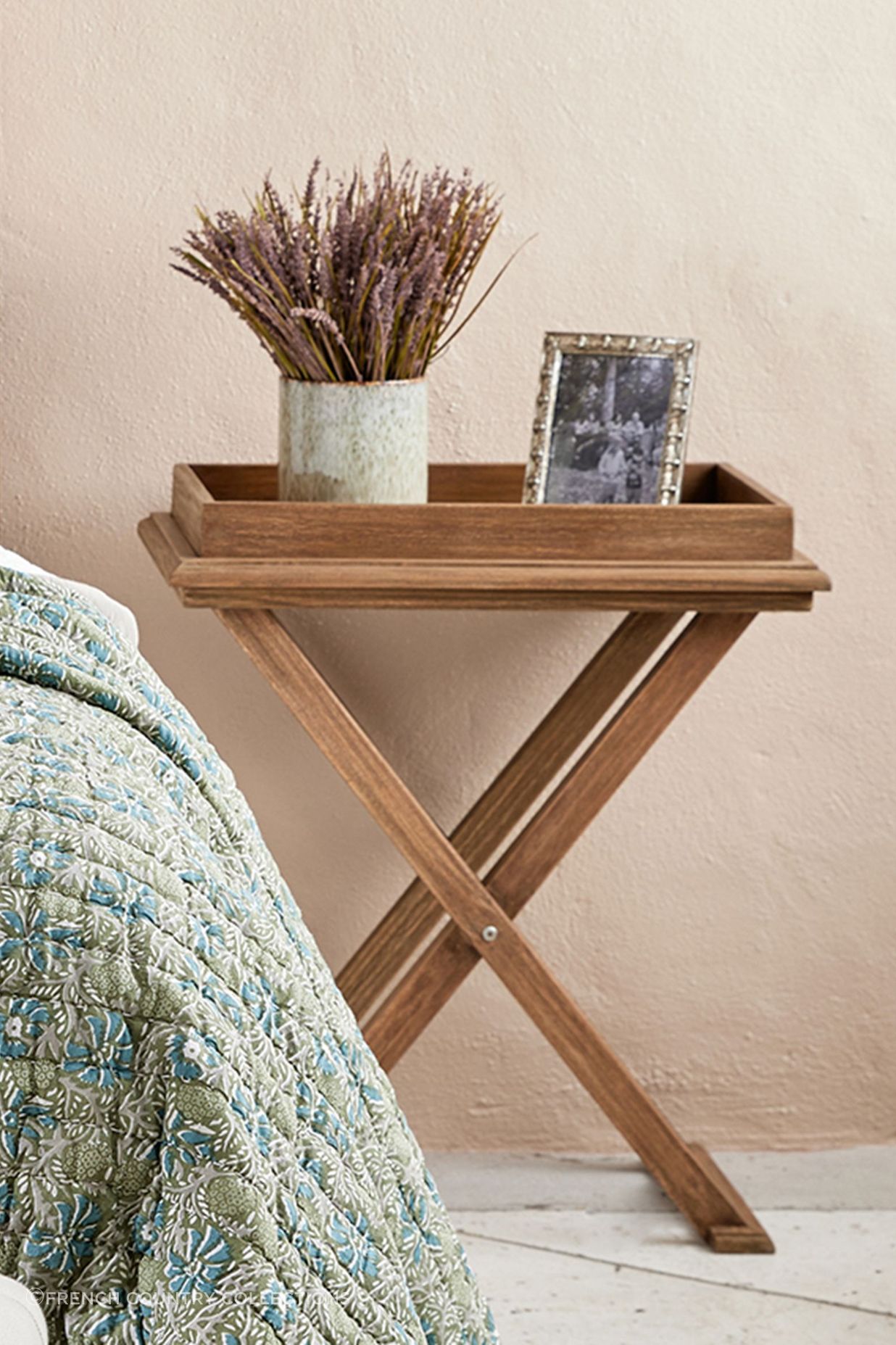 An elegant Cross Leg Tray Table.