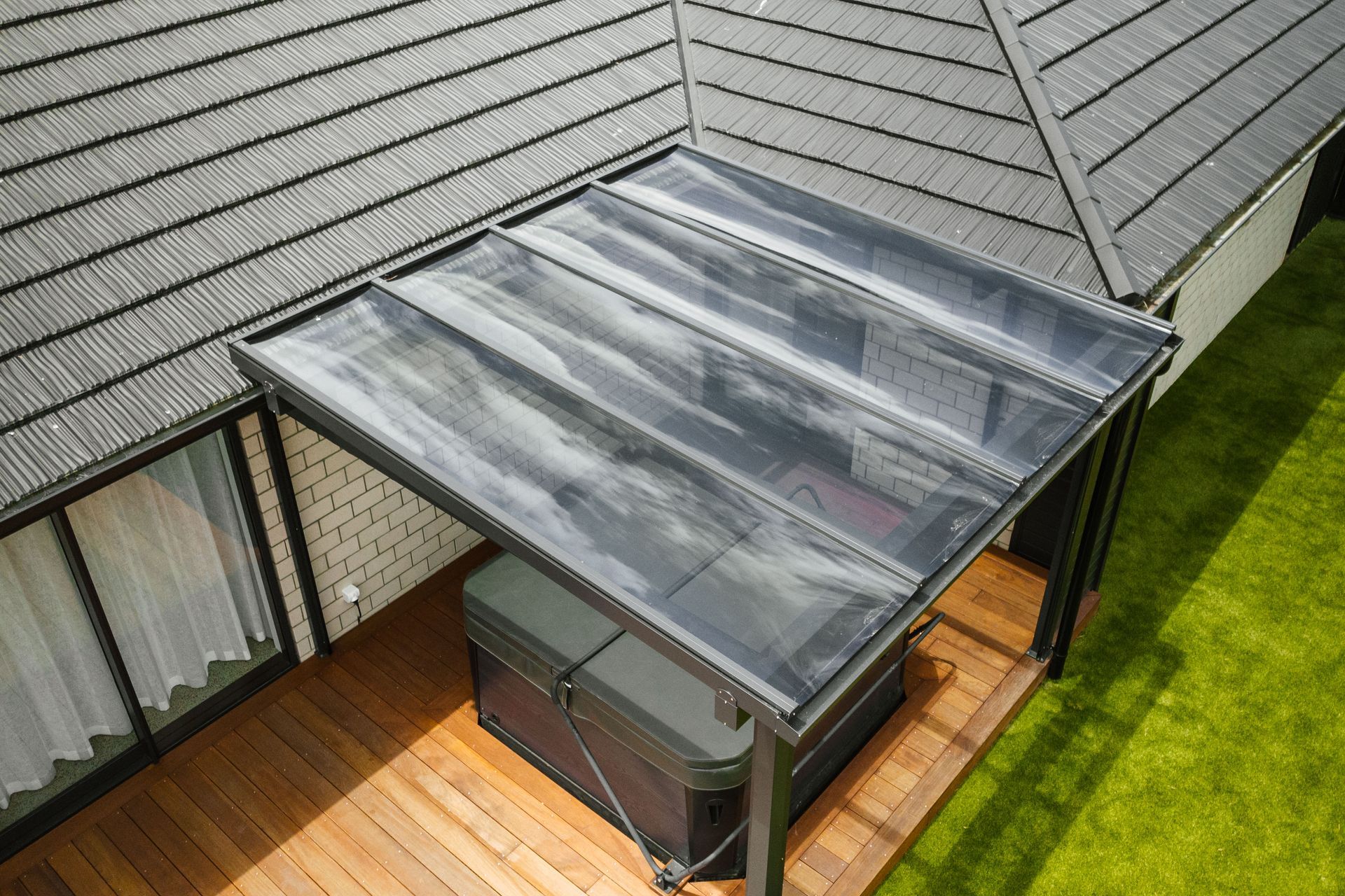“This is a versatile pergola with an aluminium frame and you can have it with or without any infill; it can be an open-sky pergola or you can have a glass or polycarbonate infill,” says Rawling. 