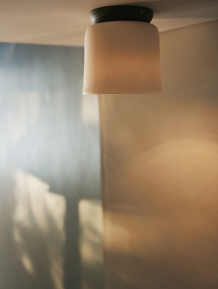 Founded in Sydney in 2013, Studio Enti began with handmade porcelain tableware before designing and crafting porcelain lighting.