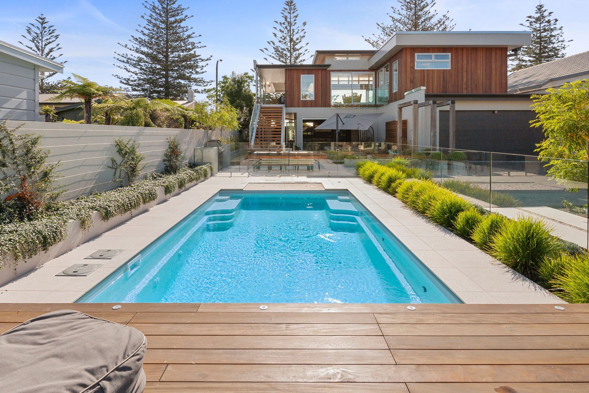 A true masterpiece of construction and expert design, this home has all the bells and whistles you would expect from a luxury beachfront property.