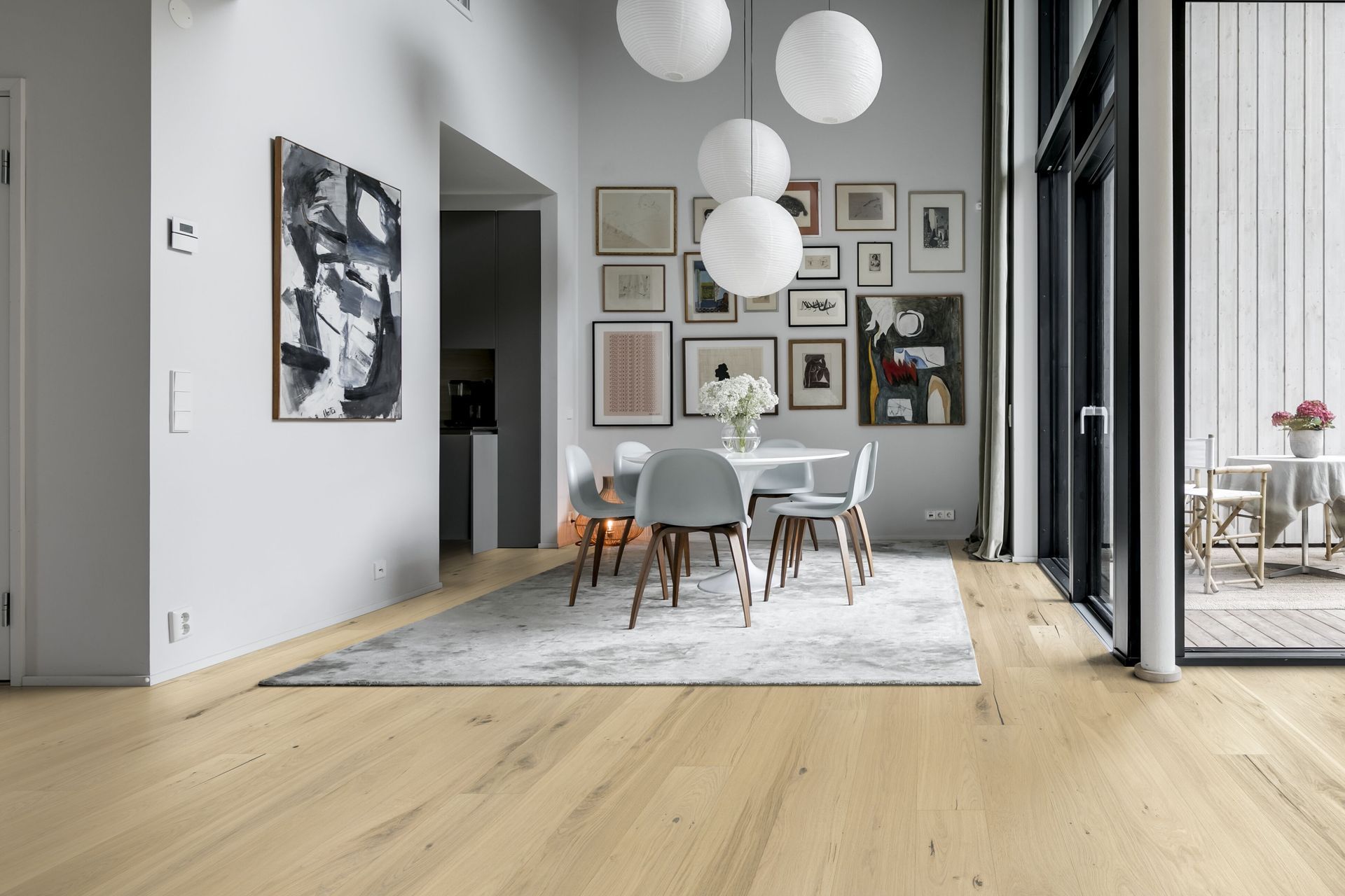 The Frosted Oat finish.