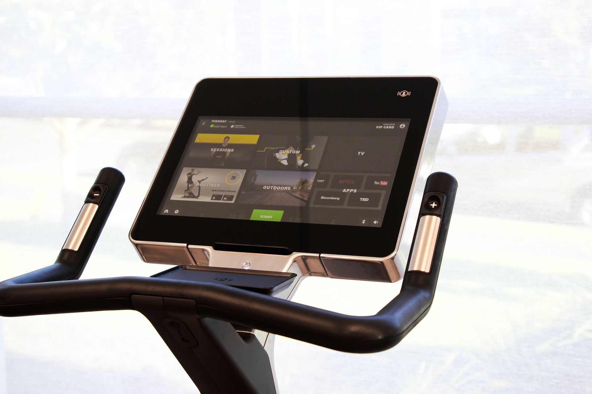 Everyone has that option of being able to go into live classes with Technogym's exercise bikes.
