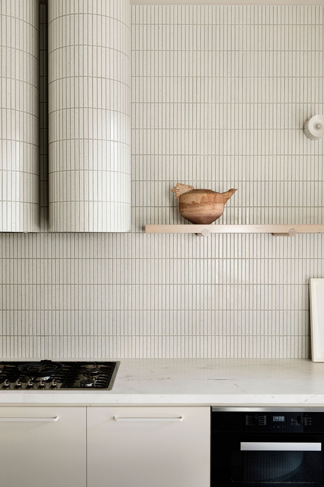 The Kayoborder White Matt Finger tile.