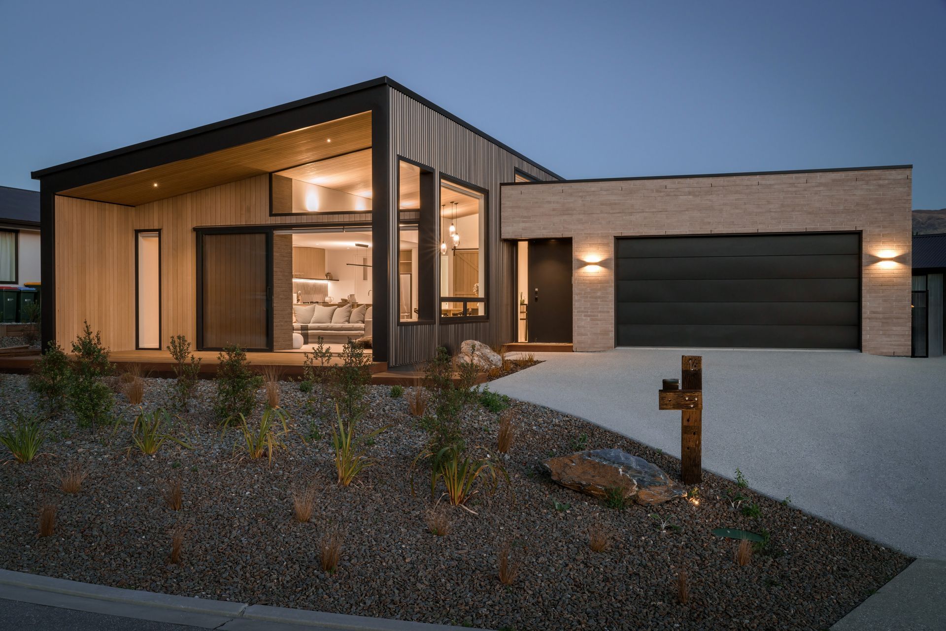 The adoption of slimline profiles has influenced the way architects, designers and homeowners are integrating concrete brick veneers into their projects | Crawford project