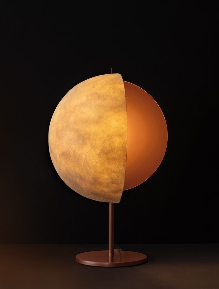 Capturing the world of lunar landscapes with the Lunae Table Lamp