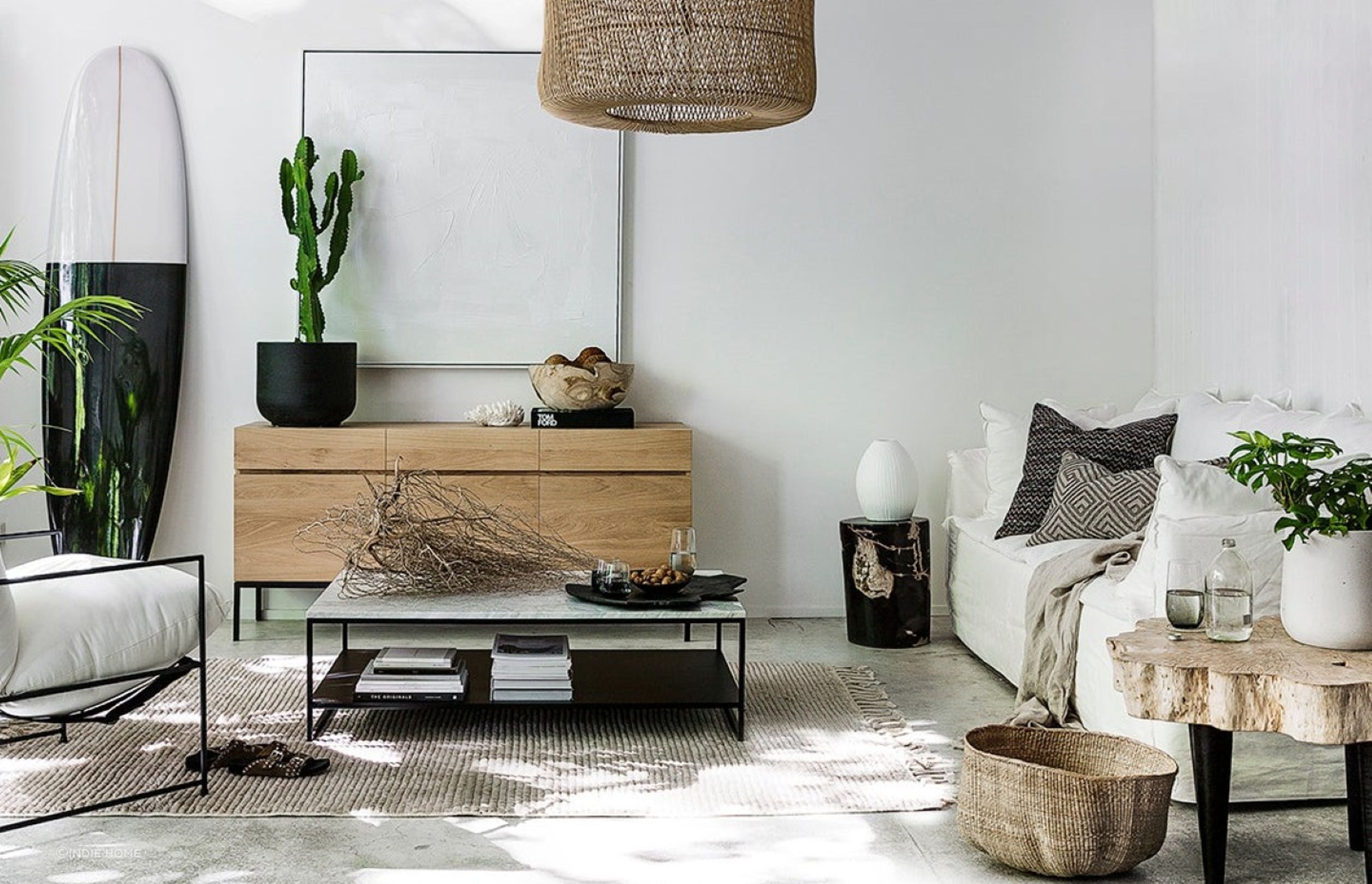 The Oak 'Ligna' Sideboard is a modern choice that adds functionality and warmth to any living space.