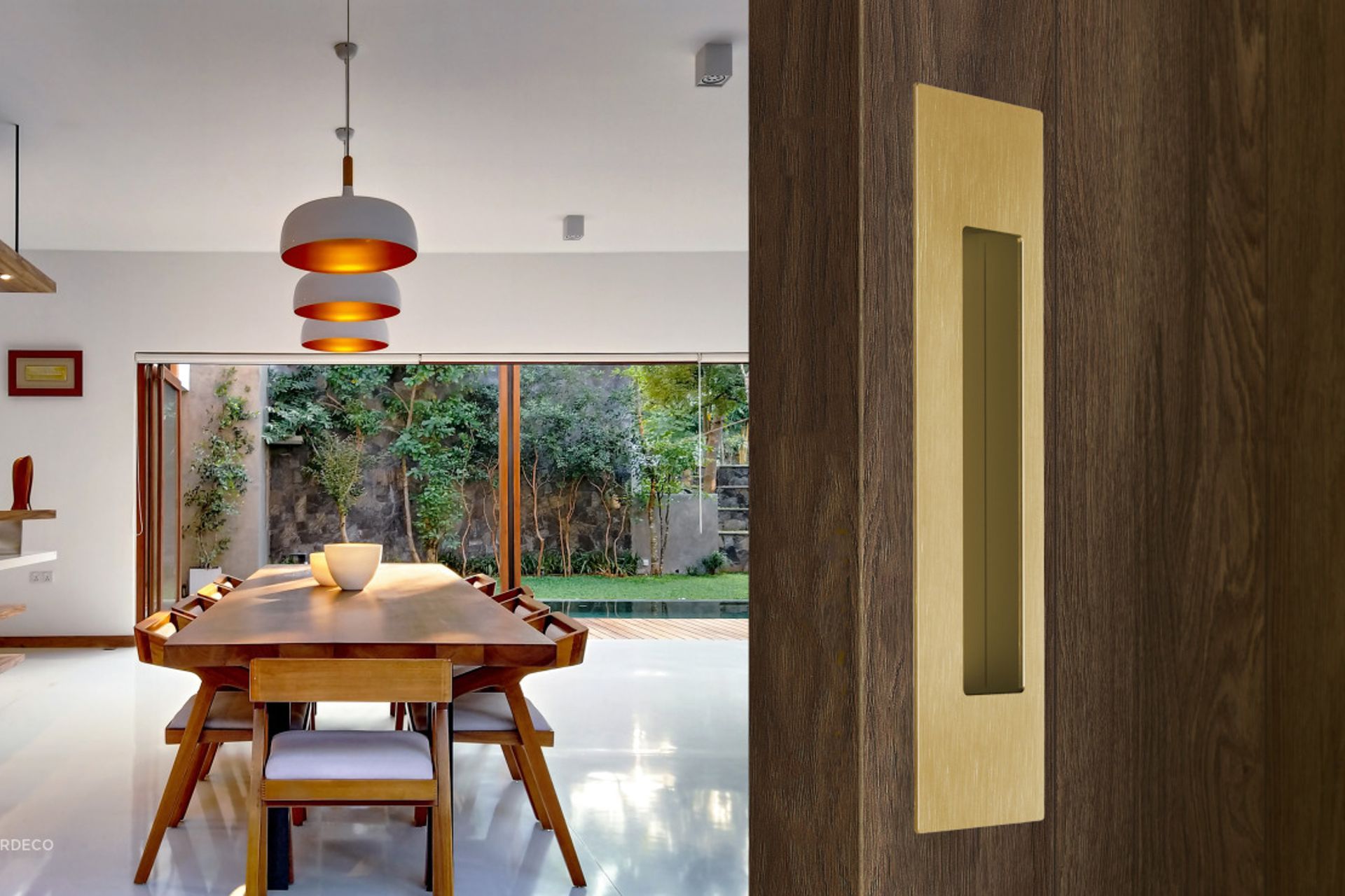 Offset flush pull by Mardeco