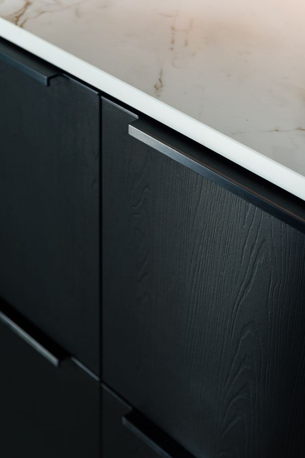And the Nero oak finish on the cabinetry.