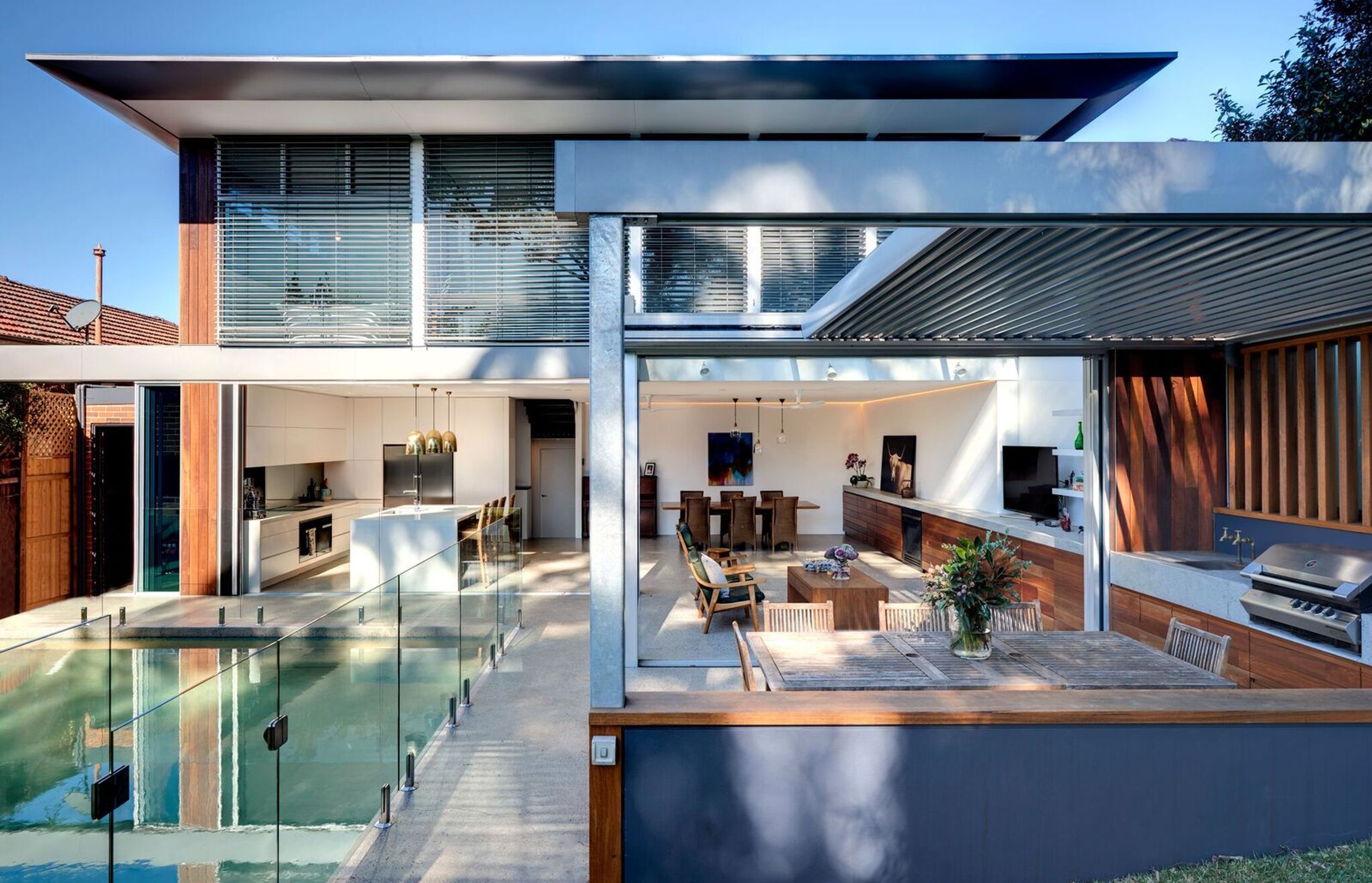 Home by Justin Loe | Louvretec Retractable Opening Roof by Louvretec Australia | Photography by Michael Nicholson