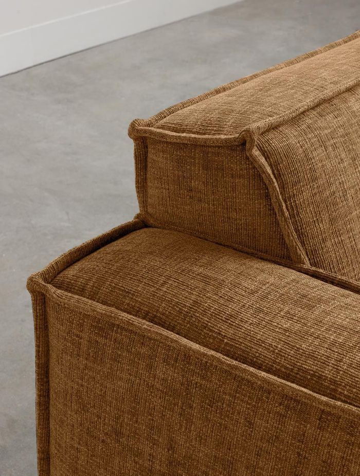 With all the goodness of the iconic Rufus, but enhanced with memory foam and a feather topper, the Rufus Feather Sofa is the ultimate in comfort.