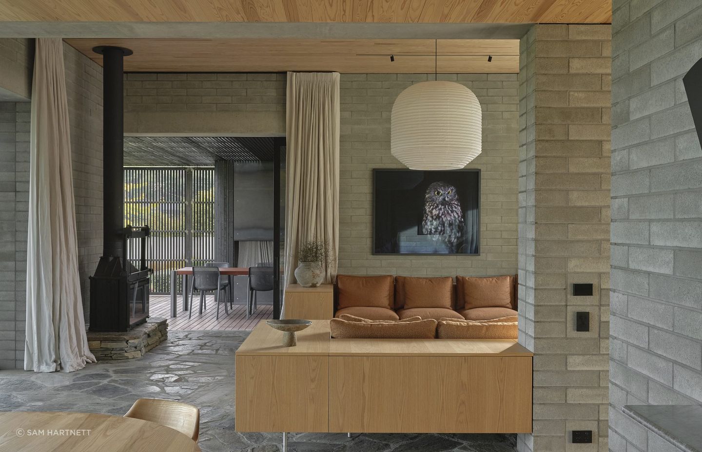 Being used as an internal feature as well as an external feature brings benefits such as increased acoustic and thermal performance | Wānaka S.K.I House