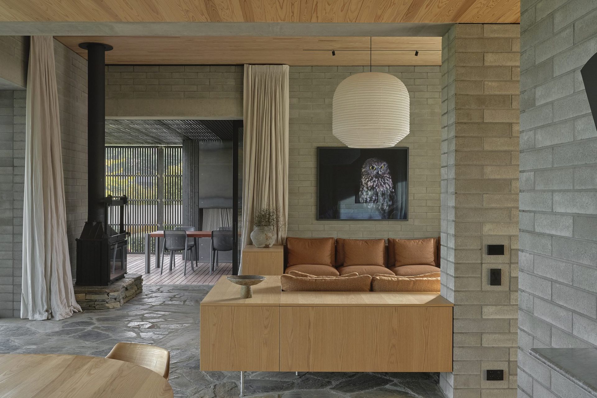 Being used as an internal feature as well as an external feature brings benefits such as increased acoustic and thermal performance | Wānaka S.K.I House