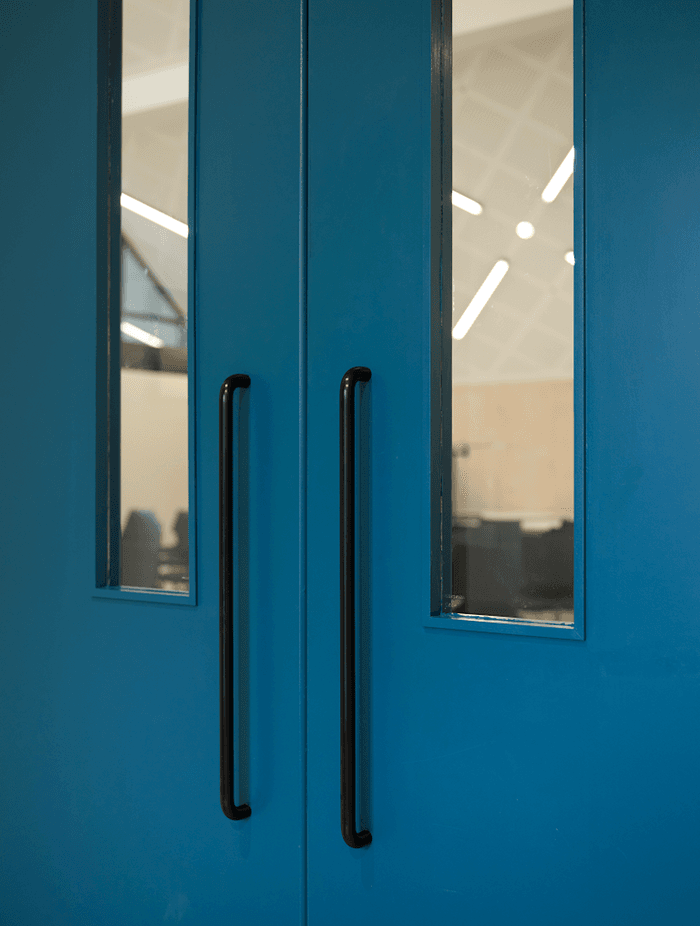 Solid brass hardware has been finished to black chrome.