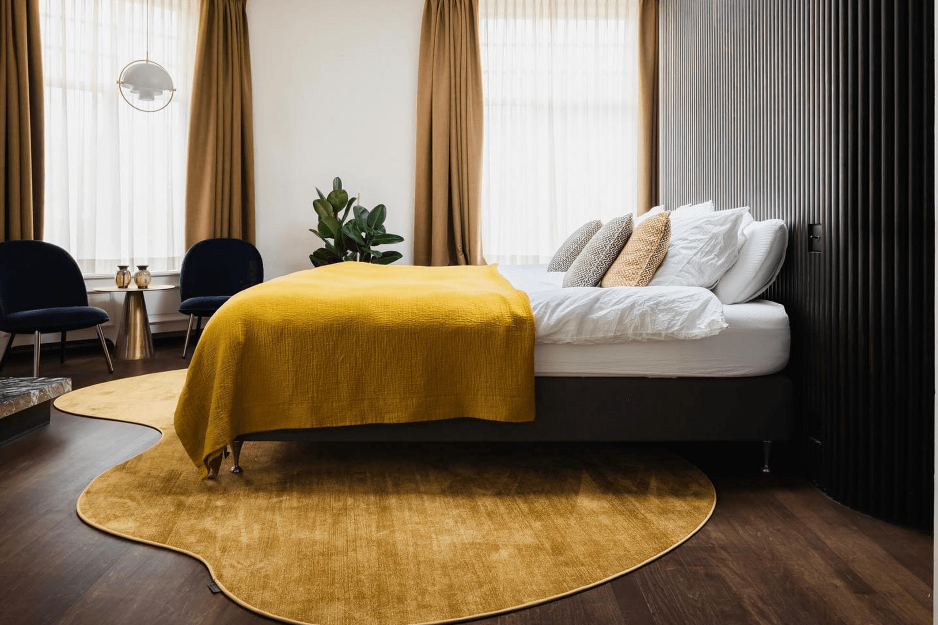 Shaping the bedroom with Wautier.