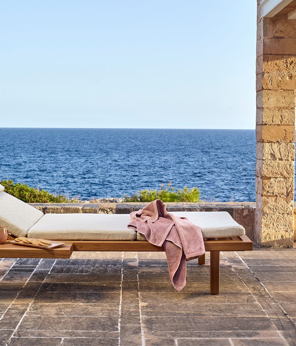 Five outdoor finds that bring the beach home