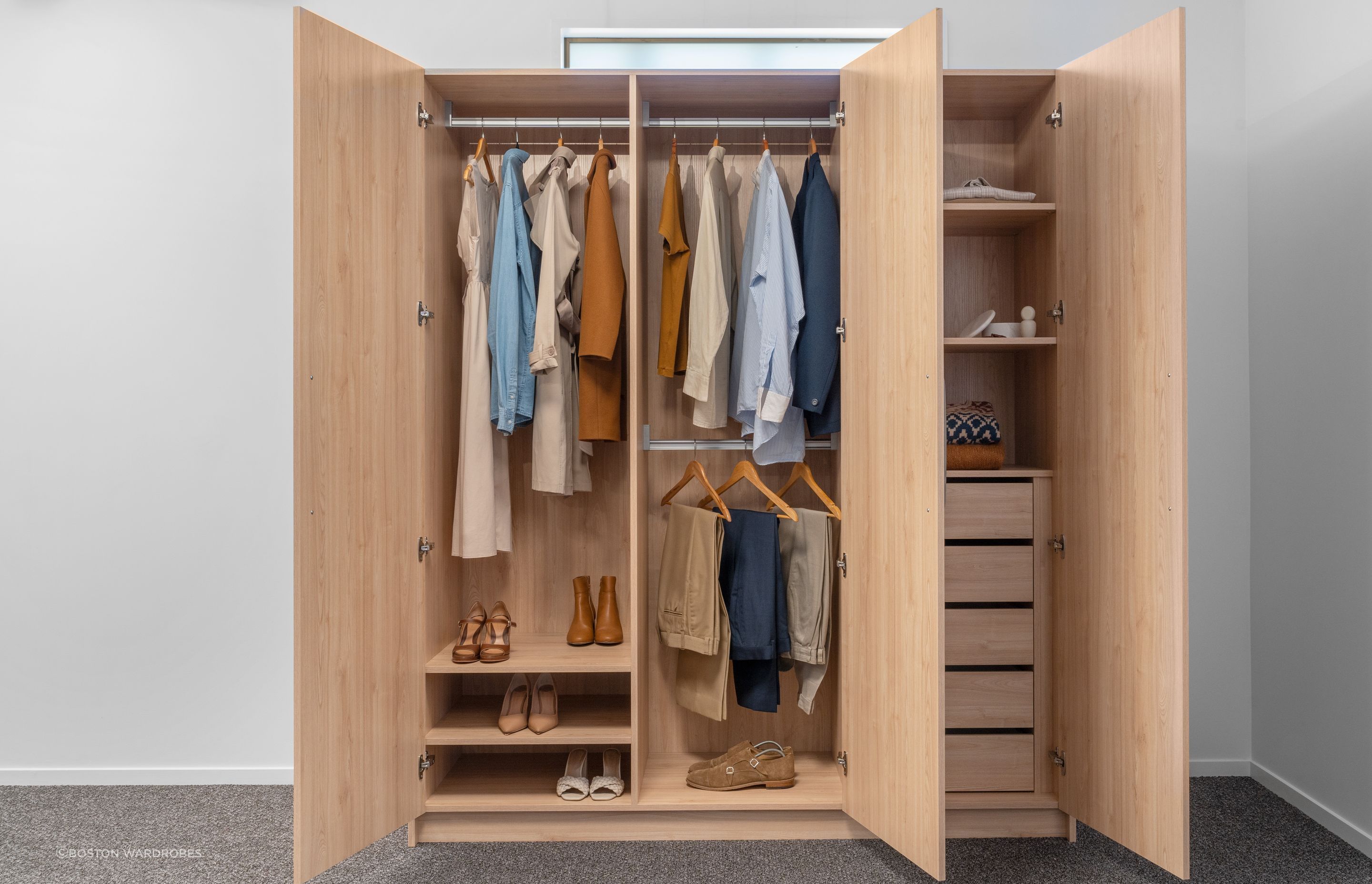 Viva is designed for homes that don’t have in-built wardrobe space. The premium, freestanding unit is complete with back panels and doors, and can be installed by the Boston Wardrobes’ team with minimal preparatory work.