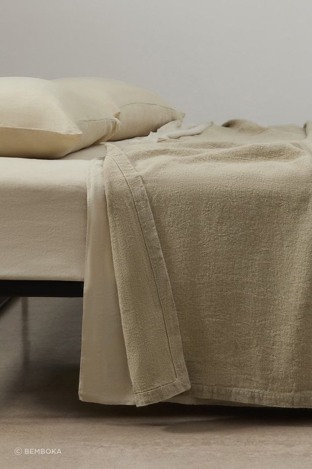 Heavy Flax Linen Blankets by Bemboka uses the highest quality of natural fibres