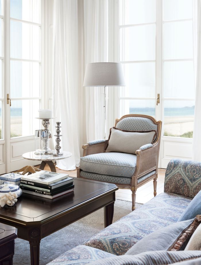 With 14 internationally acclaimed European brands, Sarsfield Brooke is the exclusive home to many stunning and timeless pieces for residential and commercial projects in New Zealand.