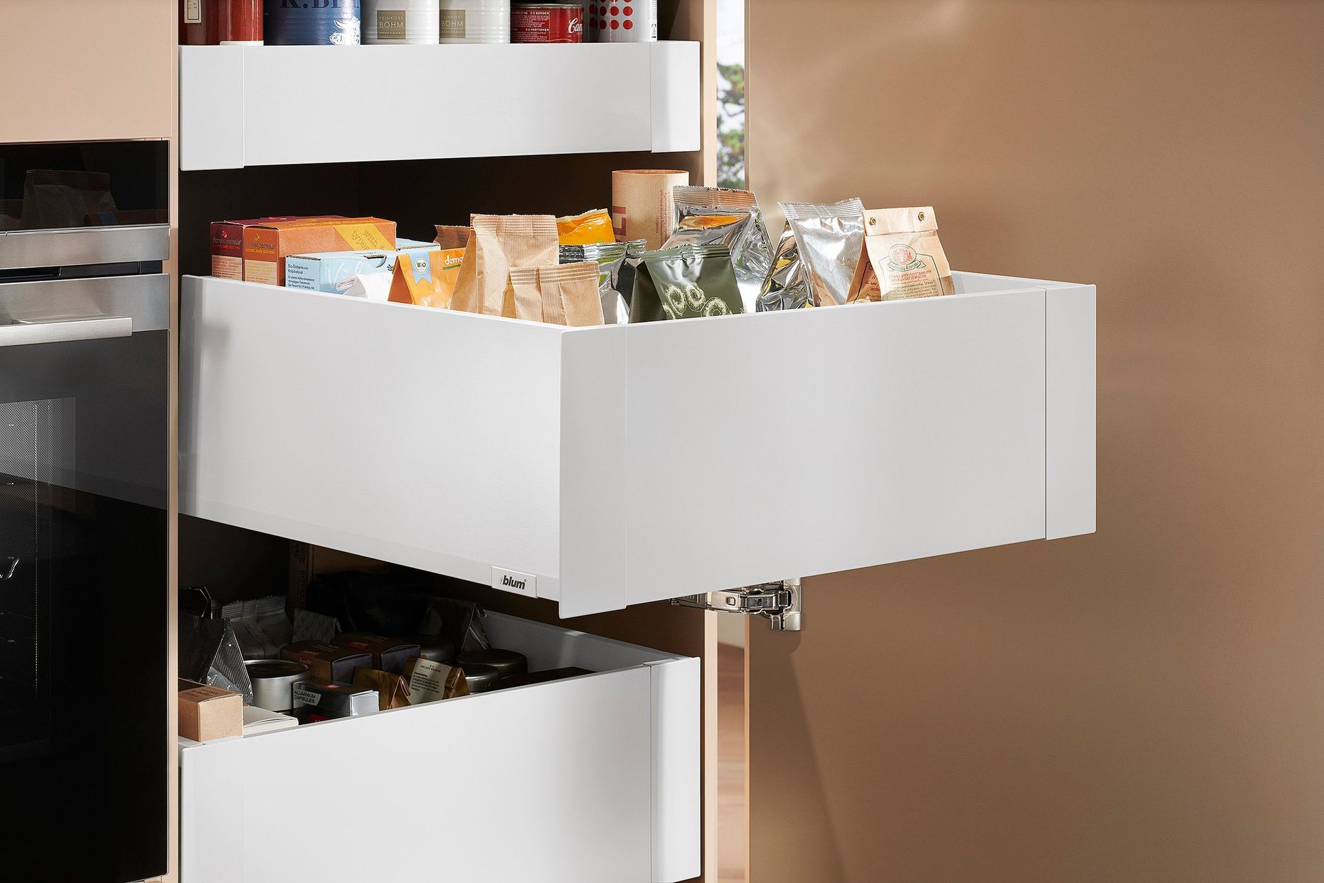 MERIVOBOX boasts straight lines and a striking look.