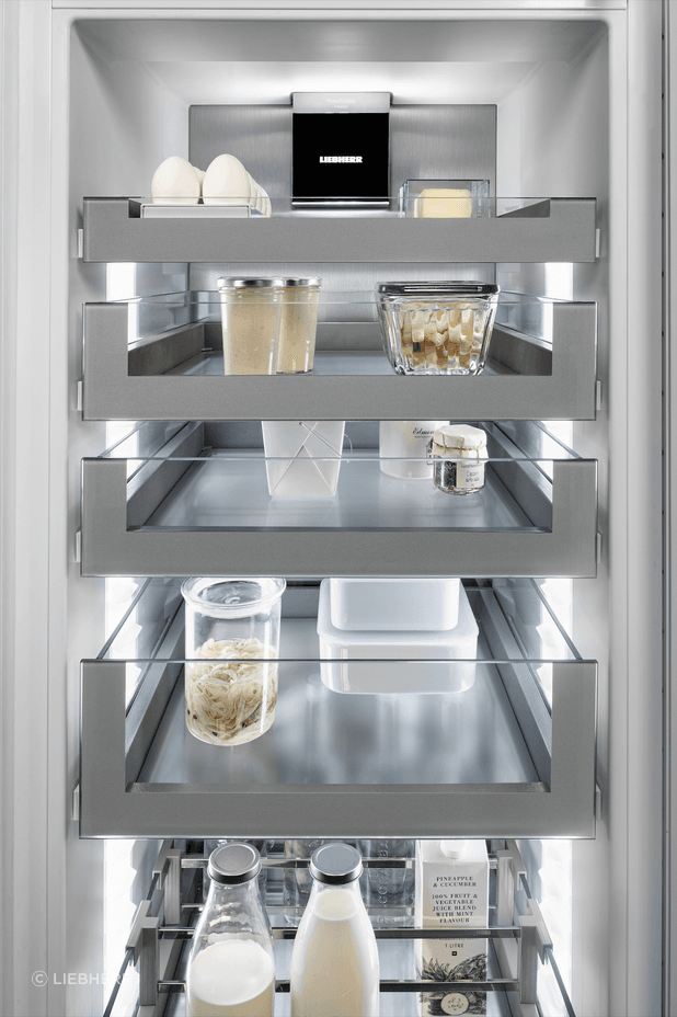 Inspired by refrigerated display cases in fine delicatessens, the OpenStage concept elegantly showcases your food.
