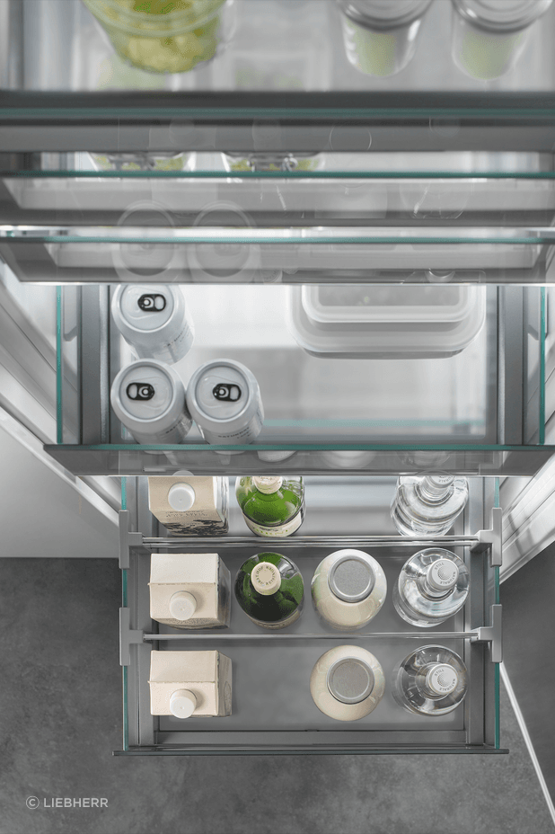 BioFresh drawers (0°C) ensure meat, dairy, vegetables and fruit stay fresher for longer.