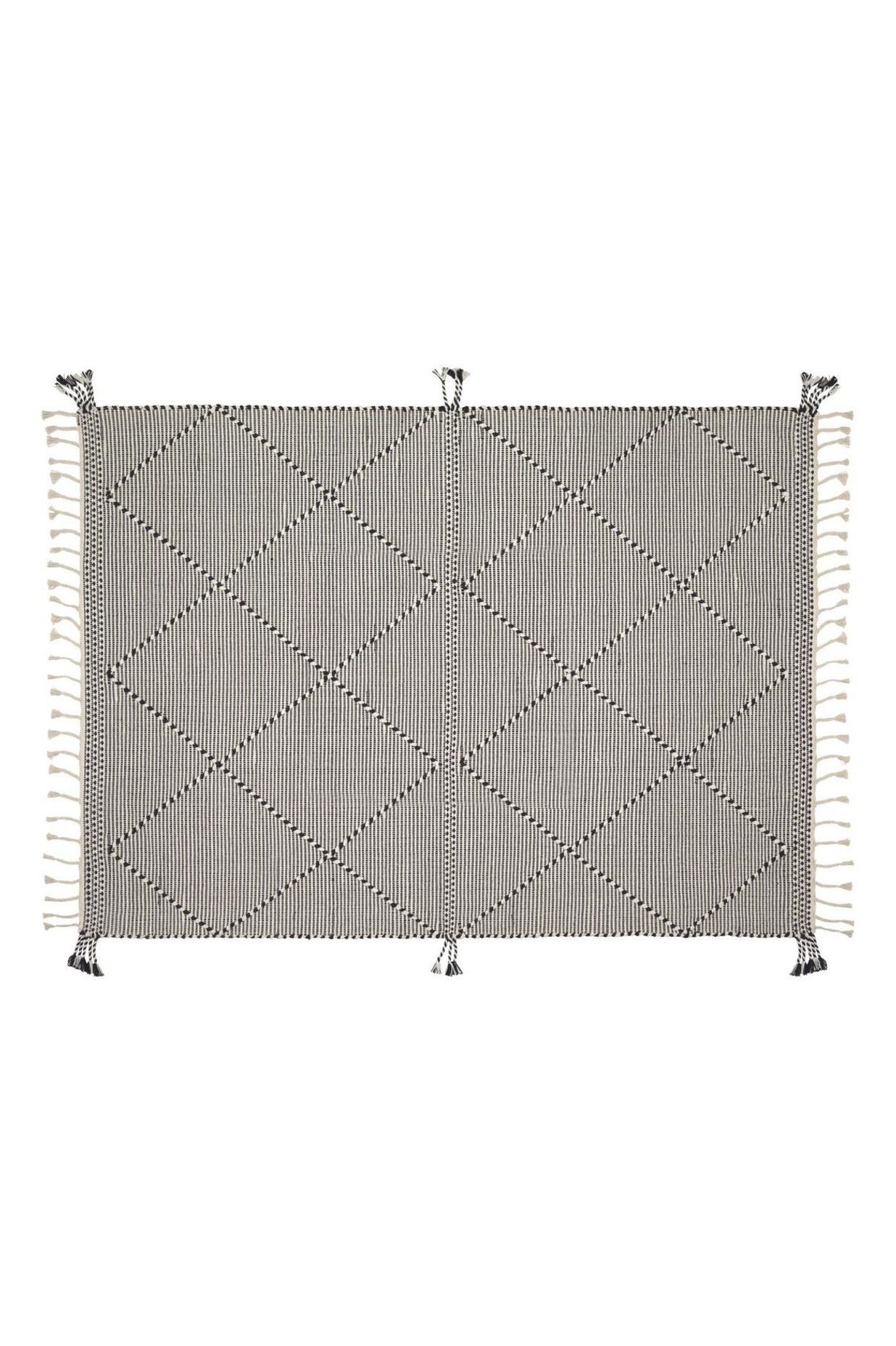 Nurit rug in black by Kave Home