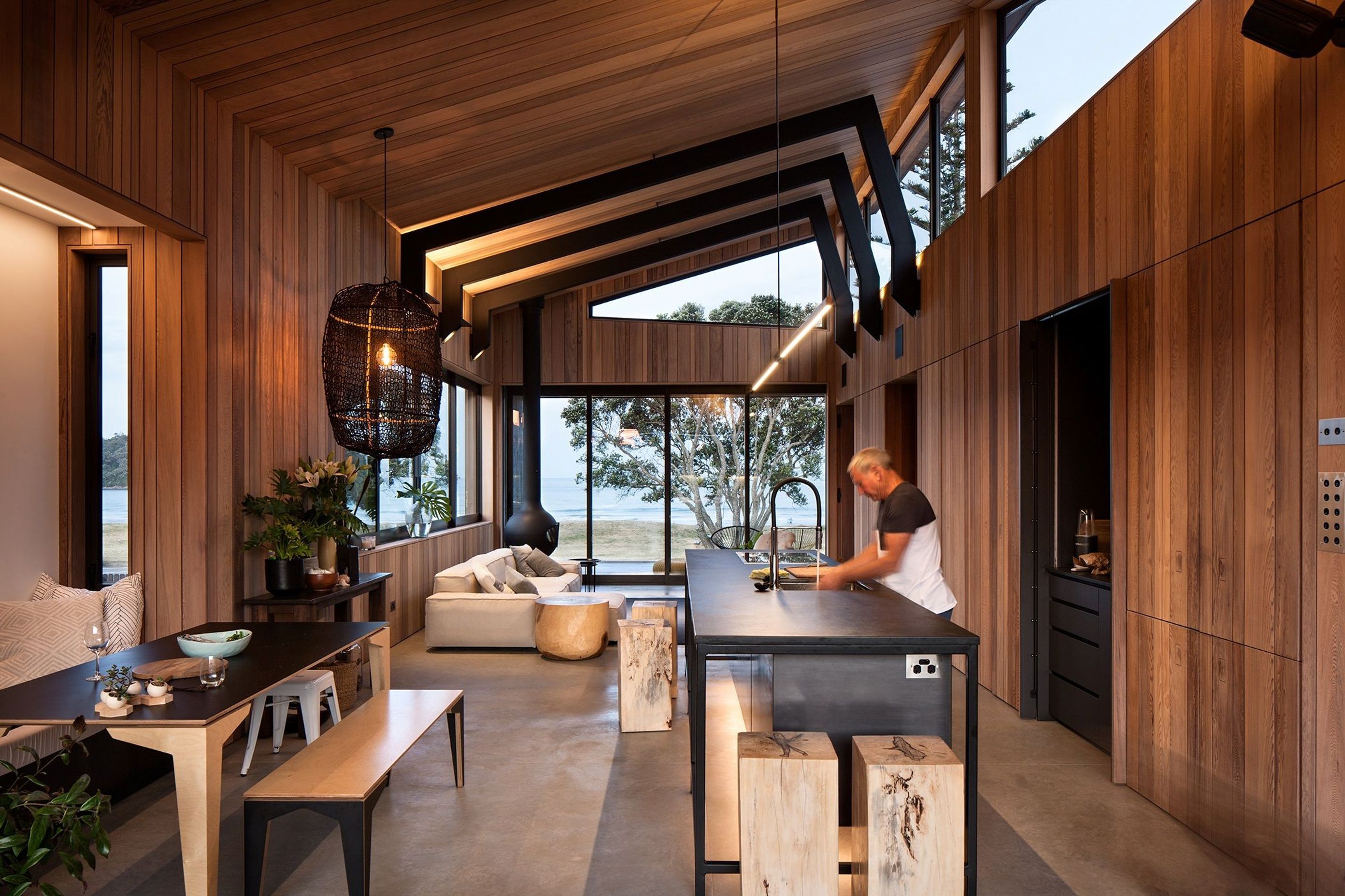 A beautiful interpretation of a Kiwi coastal interior in this amazing holiday home with an abundance of natural light, natural materials and coastal motifs.