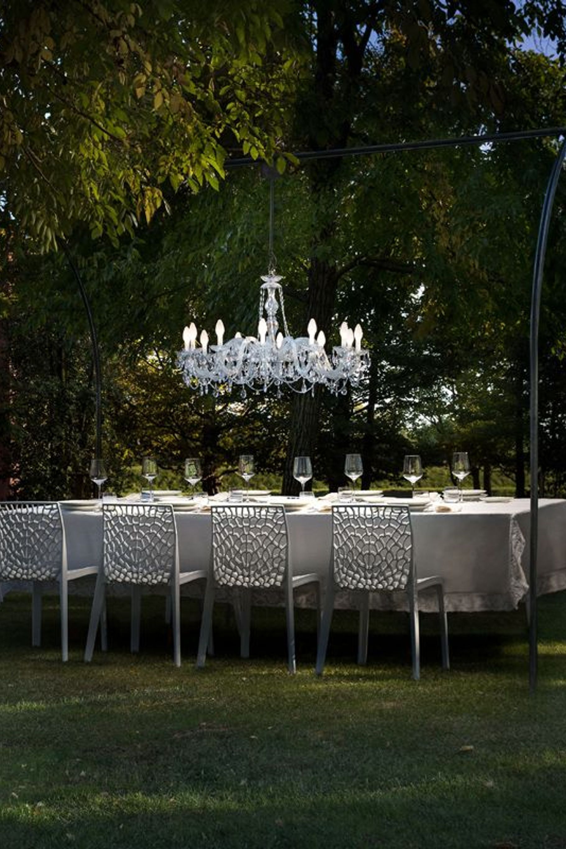 The exquisite Drylight S12 Outdoor Chandelier