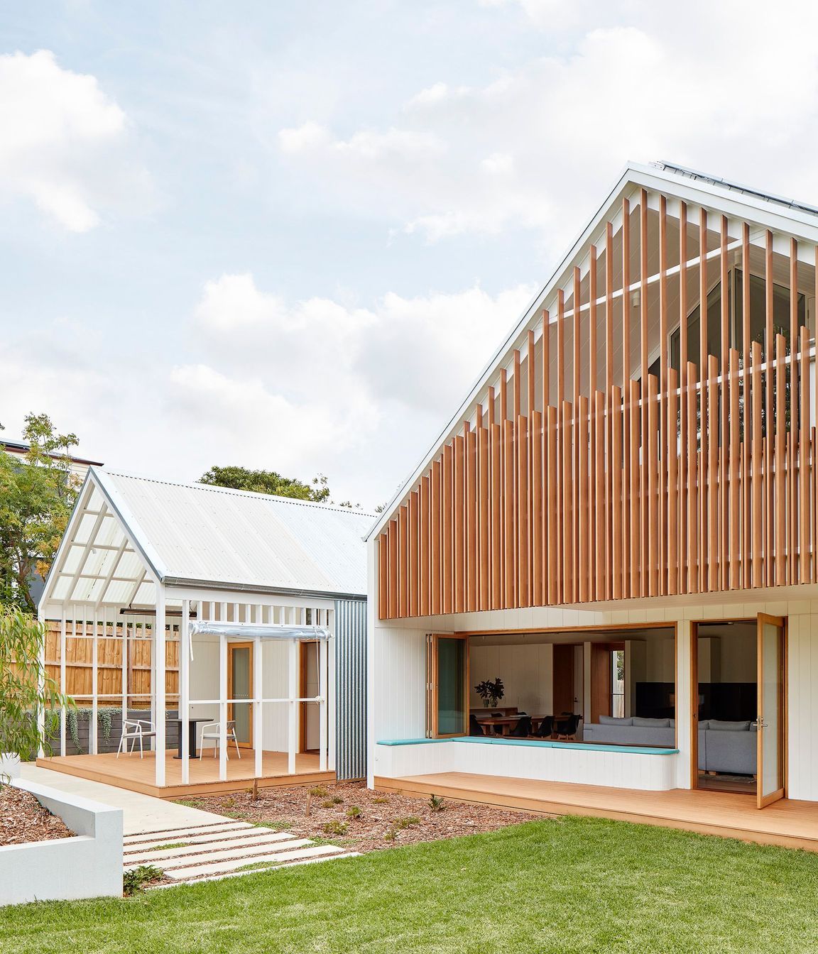 Twin Peaks House by Mihaly Slocombe Architects | Photography by Jack Lovel