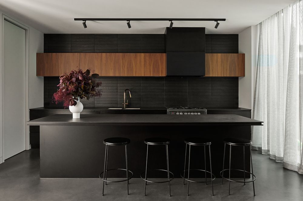 The Bach Pad, Hampton by Merrylees Architecture &amp; Interiors | Photography by Veeral