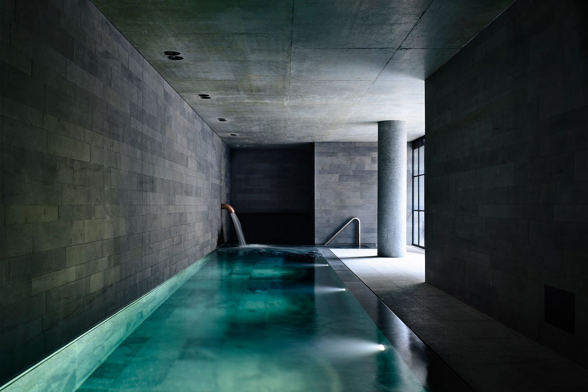 A CONTEMPORARY CENTREPIECE BEHIND A HERITAGE FAÇADE