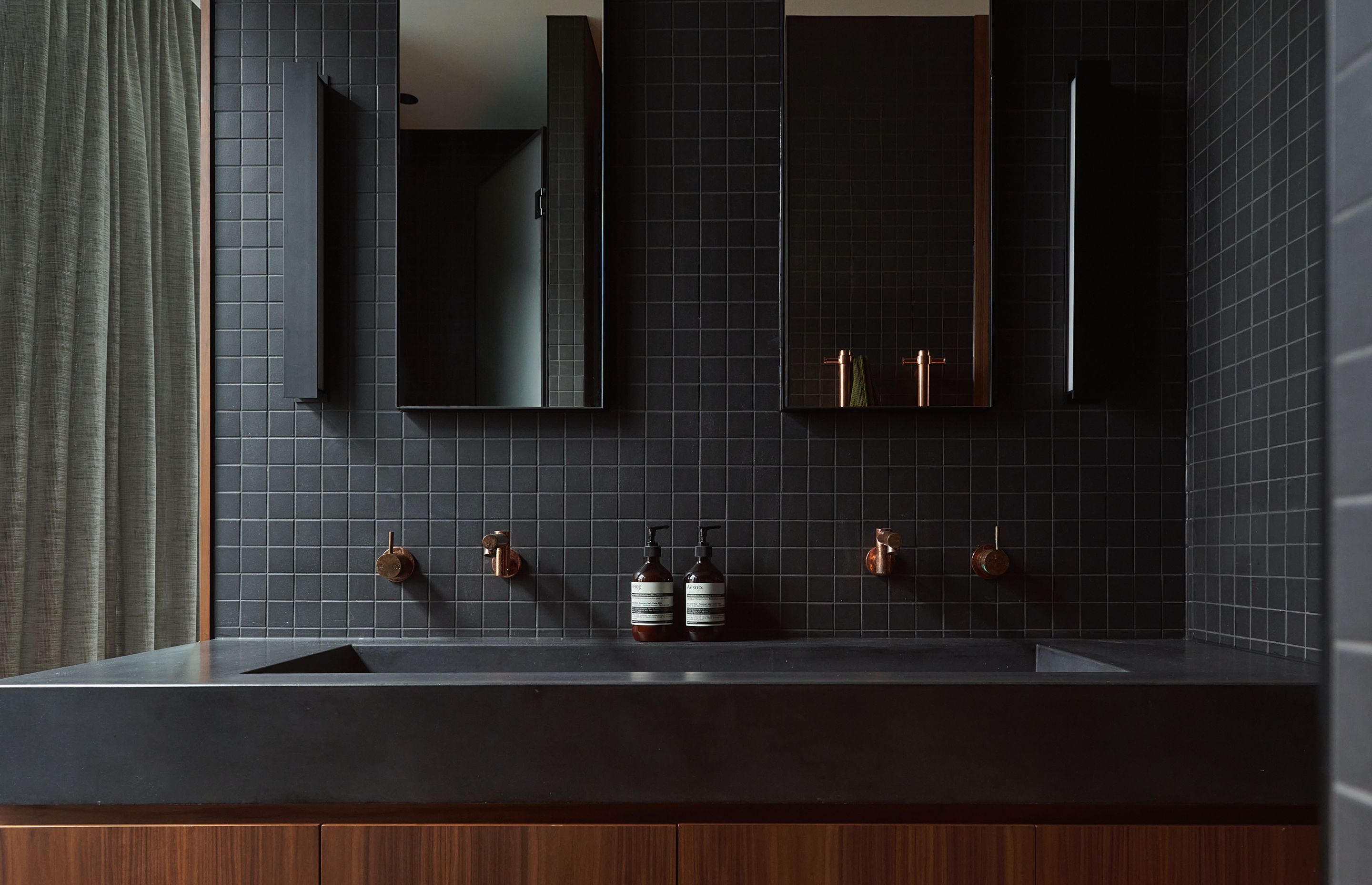 The Bach Pad, Hampton by Merrylees Architecture & Interiors | Photography by Veeral
