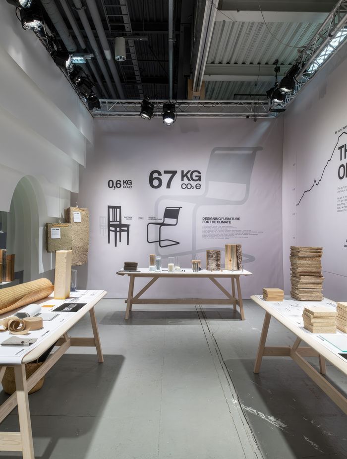 Now or Never – 1kg of CO2 showcased the climate impact of a range of materials commonly used in architecture and furniture design projects. The weight or volume of the material on display was that which could be produced with a 1kg CO2e impact. | Photographer: Andy Liffner