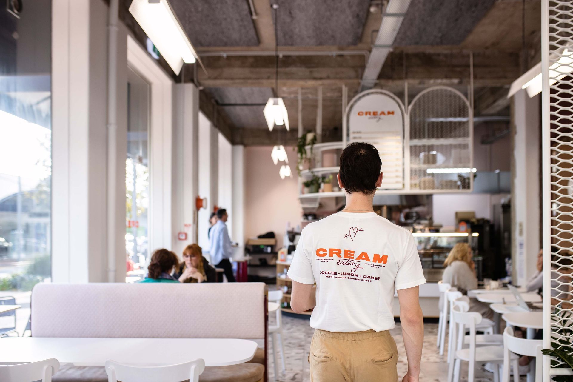 Cream has struck on the ideal ration between kitchen size and dining area.