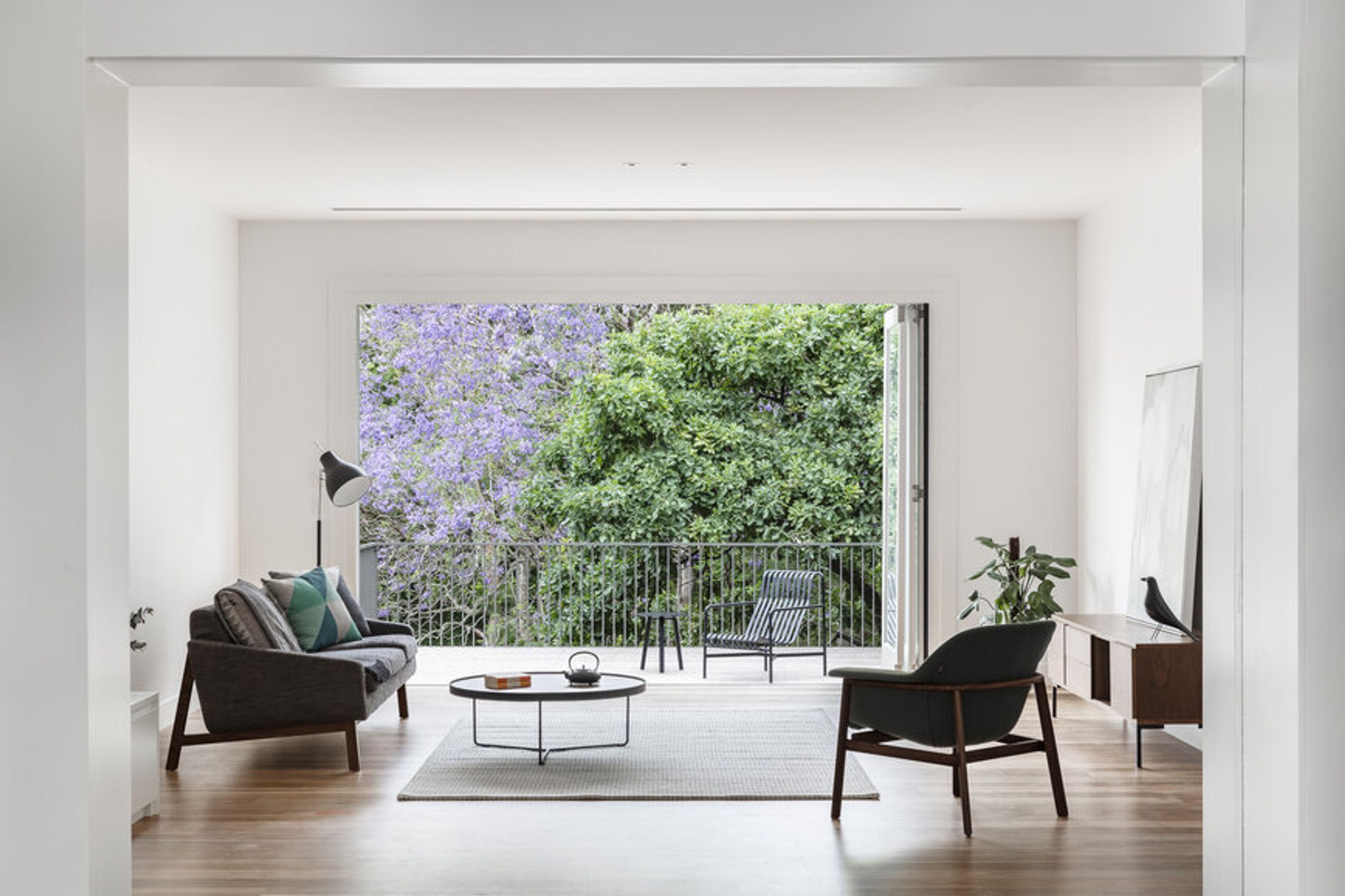Cooks River House by Studioplusthree | Photography by Tom Ferguson
