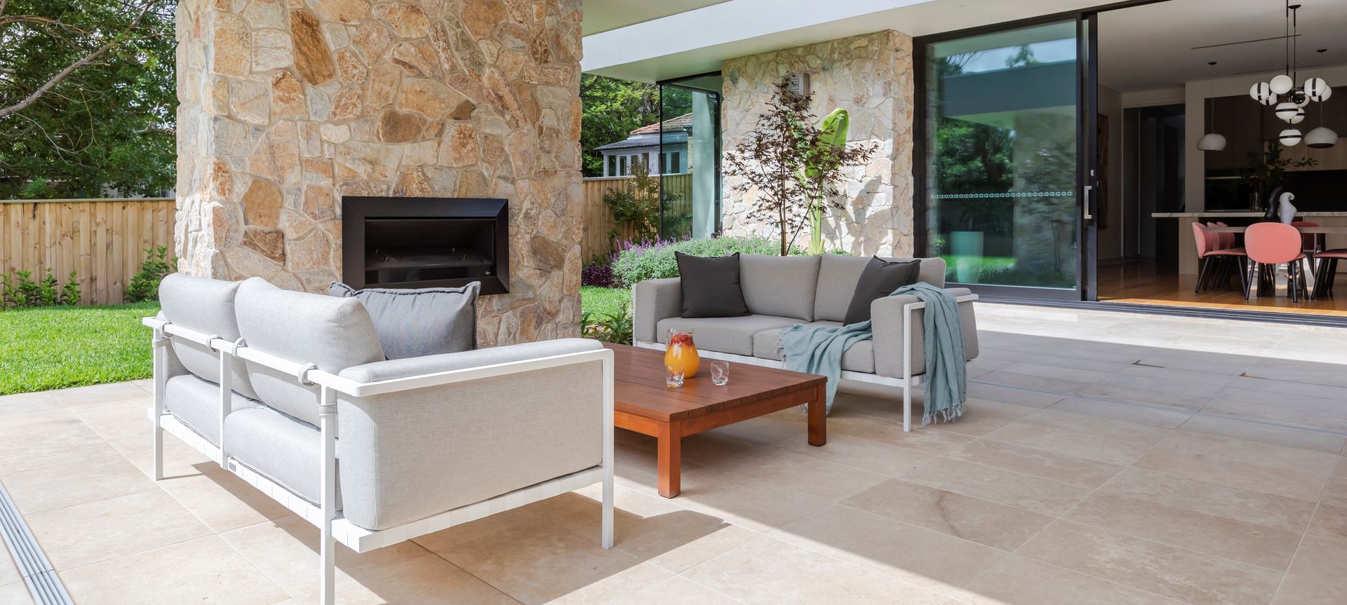 Lavarosa Limestone | Summit Wall Cladding | Chateau Architects + Builders | Crystal Pools | Green Coast Landscapers | Think Outside Gardens | One Four Interiors