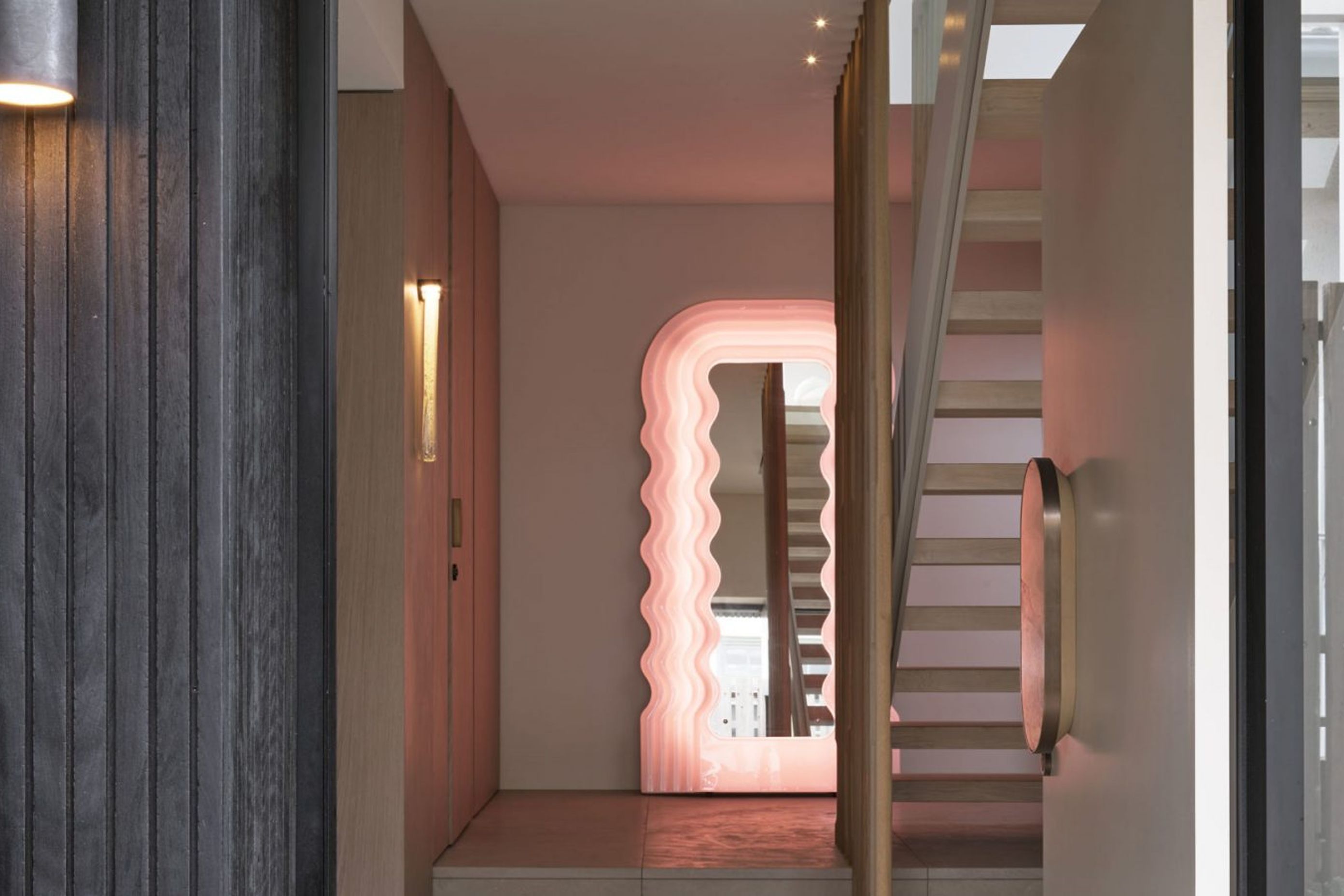 Project Feature: Edge House