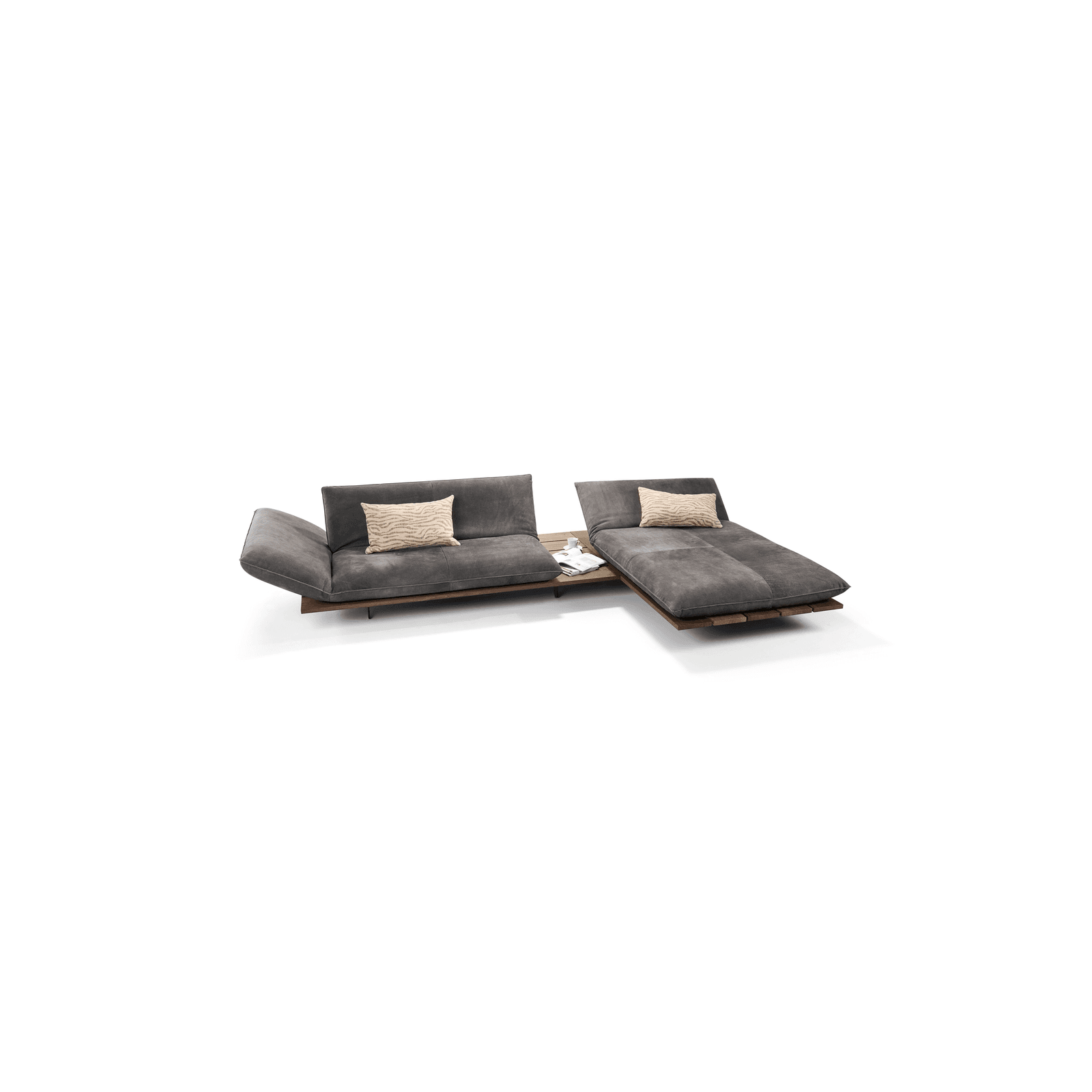 1047-Akito-LEGR1web-c95ff761.png