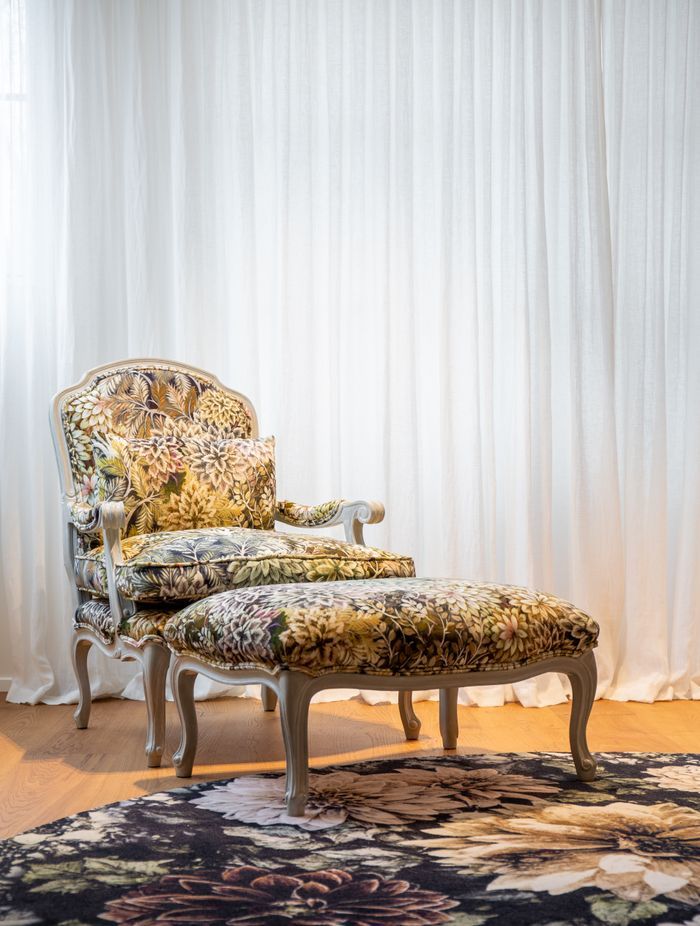 DesignMade worked with suppliers Haro Flooring, SP Blinds, Archant, Ivy House and Montreux to provide the interiors for this contemporary home.