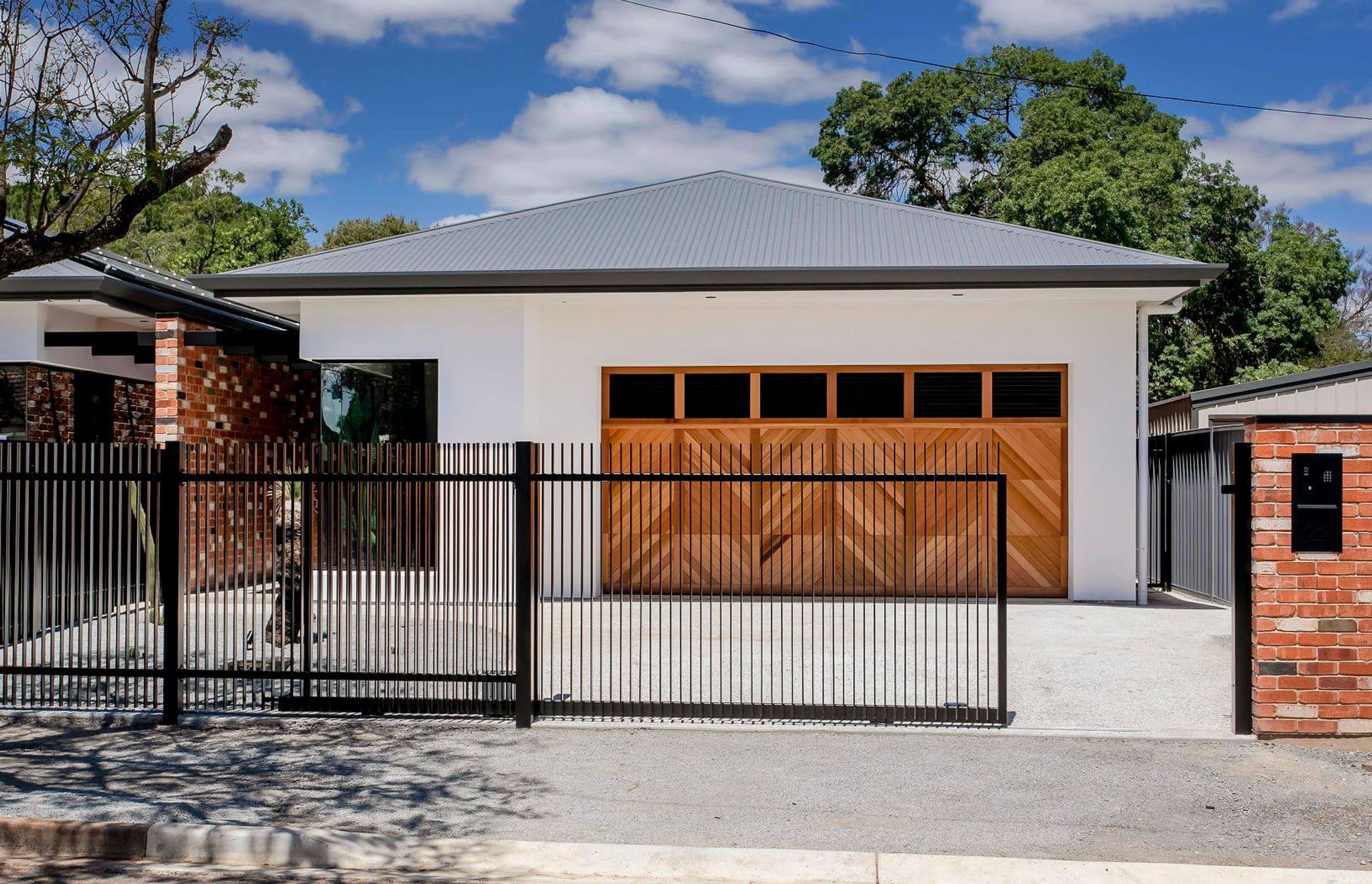 8 Exciting Garage Door Trends – 2023